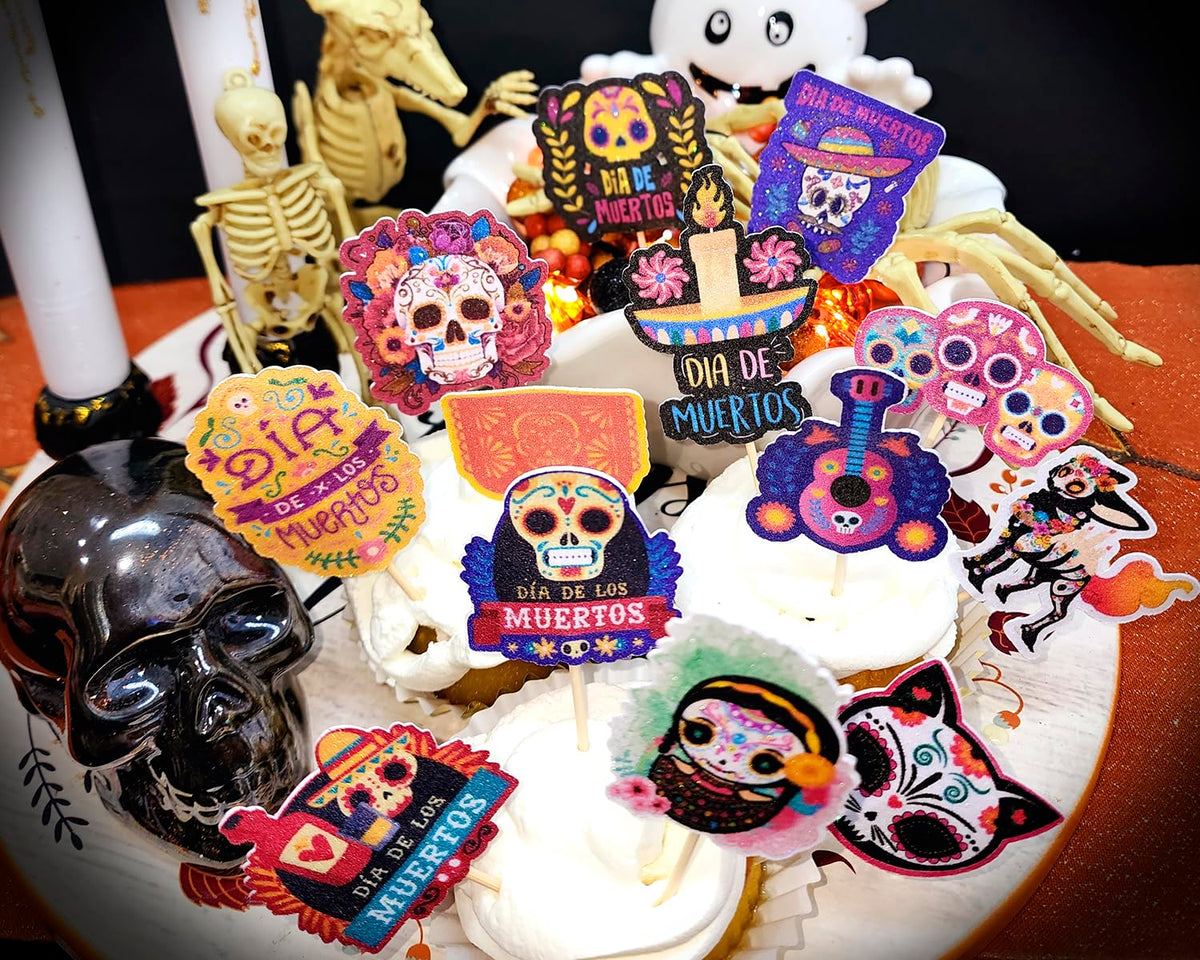 24 adornos para cupcakes del Día de Muertos. 14 diseños para decorar pasteles. Artículos para fiesta del Día de Muertos.
