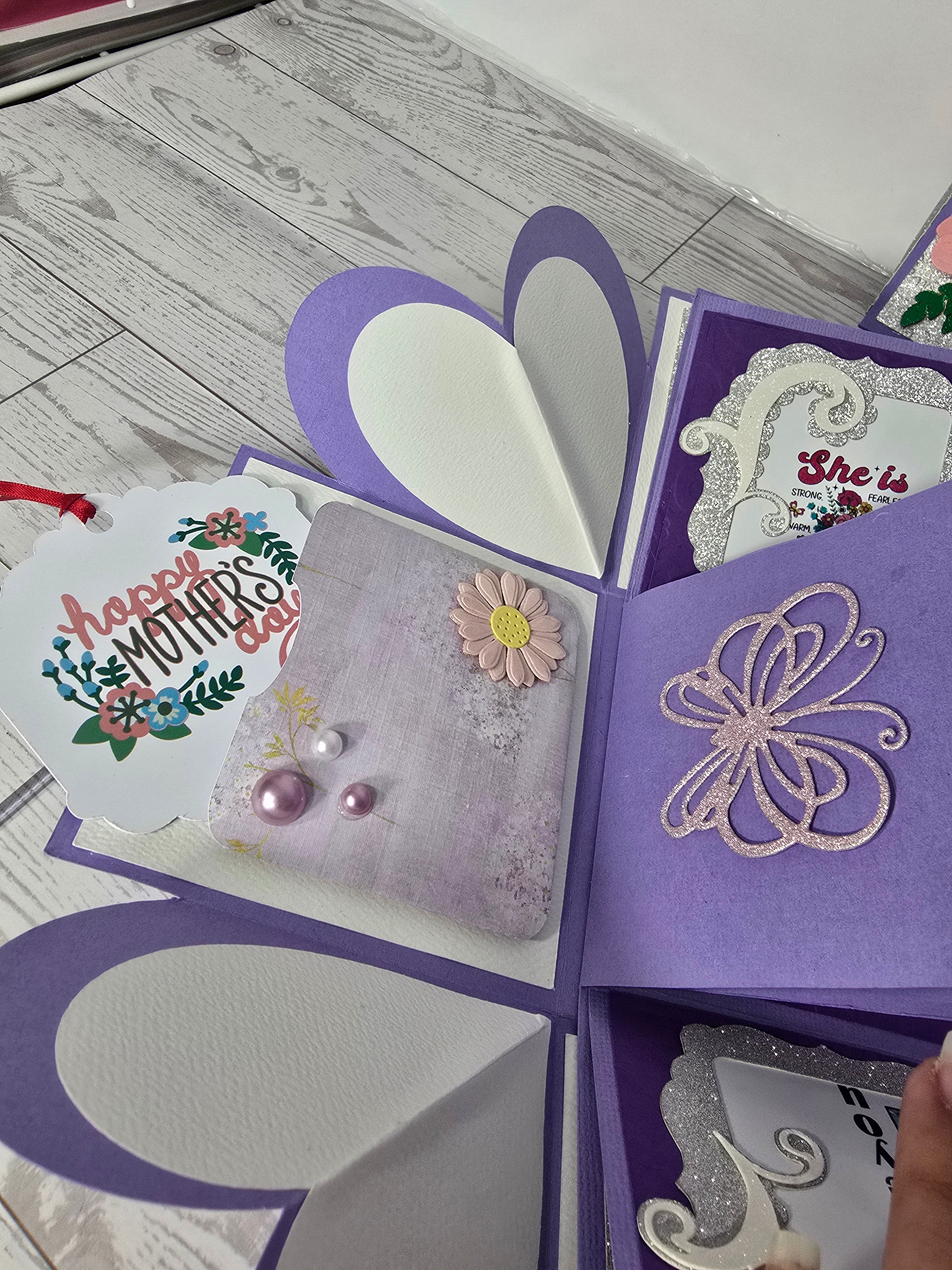 Personalized Exploding Box with Photos and Custom Text, Surprise Gift Box for Mom, Photo Memory Box with Inner Gift Box & Keychain.