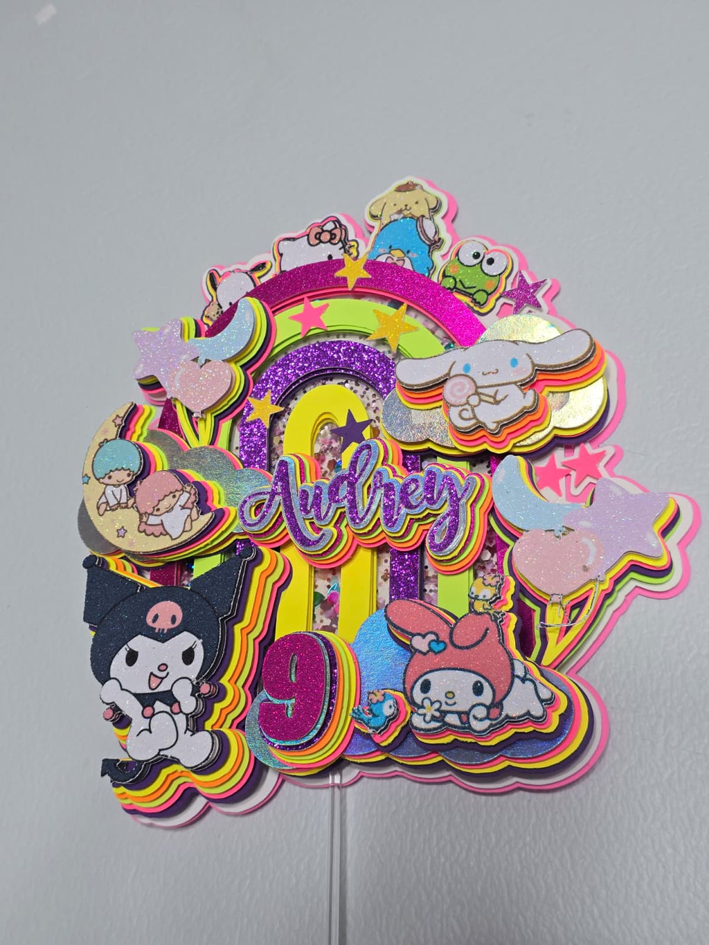 Cake Topper 3D Personalizado Sanrio Neon - Glitter con Nombre y Edad