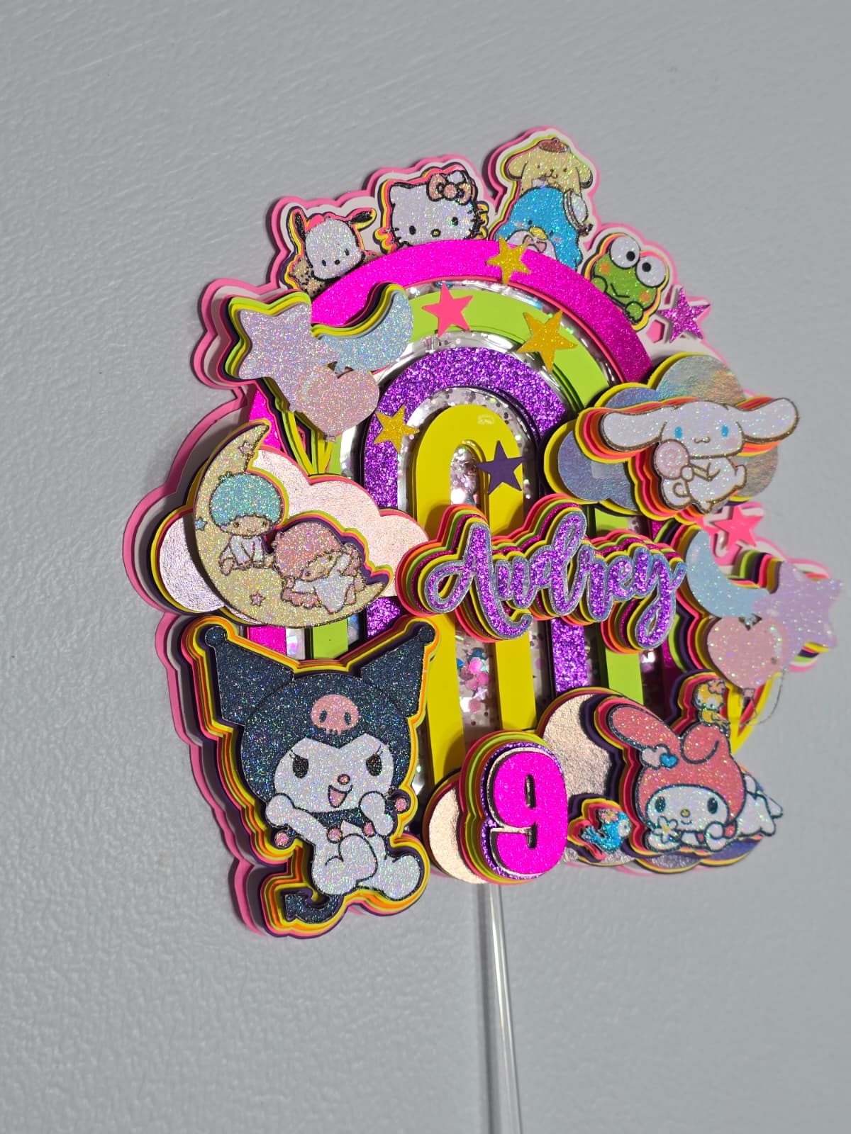 Cake Topper 3D Personalizado Sanrio Neon - Glitter con Nombre y Edad