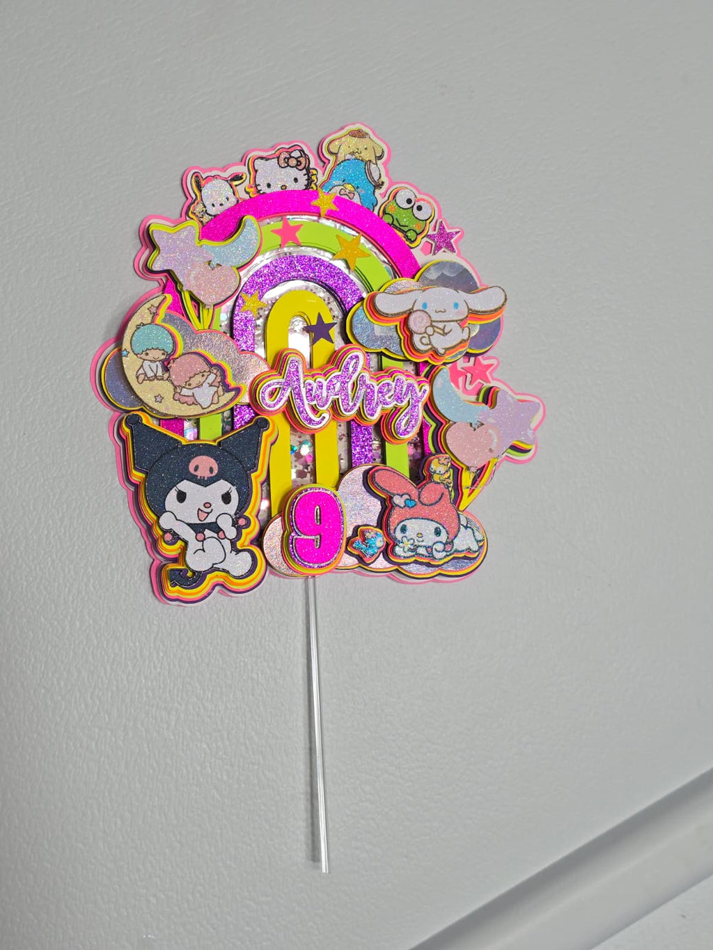 Cake Topper 3D Personalizado Sanrio Neon - Glitter con Nombre y Edad